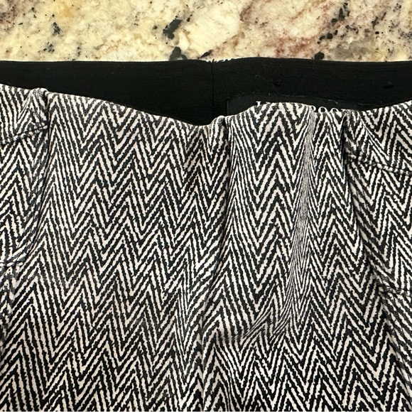 Liverpool Women's Herringbone Stretch Pants - Picture 4 of 6